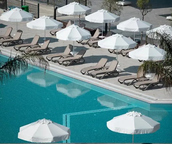 Ξενοδοχείο Garden & 5*