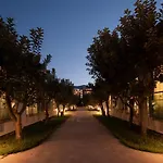 Garden & מלון 5*